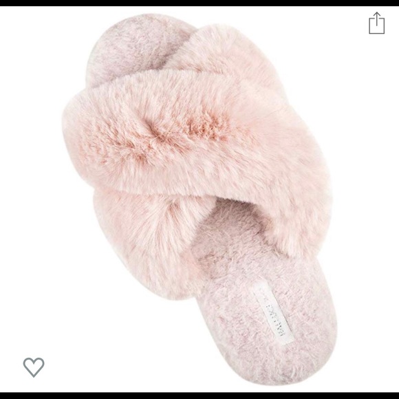 Shoes - ☁️So Soft☁️. Cross banned Slipper. 🌸